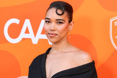 Amerikalı aktris, şarkıcı, söz yazarı, piyanist ve gitarist Alexandra Shipp, 28 Haziran 2025 tarihinde Universal Stüdyoları Backlot, Los Angeles 'ta düzenlenen Charlize Theron Afrika Sosyal Yardım Projesine (CTAOP) geldi.       