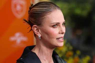 Güney Afrikalı aktris ve film yapımcısı Charlize Theron, 28 Haziran 2025 'te Universal Stüdyoları Backlot' ta düzenlenen Charlize Theron Africa Yardım Projesi 'ne (CTAOP) geldi..