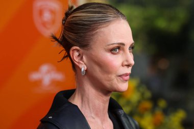 Güney Afrikalı aktris ve film yapımcısı Charlize Theron, 28 Haziran 2025 'te Universal Stüdyoları Backlot' ta düzenlenen Charlize Theron Africa Yardım Projesi 'ne (CTAOP) geldi..