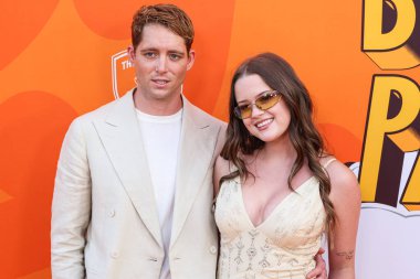 Dakota Brubaker ve kız arkadaşı / Amerikalı aktris, manken, sosyal medya etkileyicisi ve sanatçı Ava Phillippe (Ava Elizabeth Phillippe), Universal Studios Backlot 'ta düzenlenen Charlize Theron Africa Yardım Projesi (CTAOP) Blok Partisi 2025' e geldiler. 