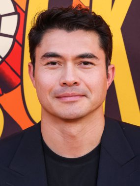İngiliz aktör, yapımcı ve eski seyahat muhabiri Henry Golding, 28 Haziran 2025 'te Universal City, Los Angeles, Kaliforniya' da gerçekleştirilen Charlize Theron Africa Yardım Projesine (CTAOP) geldi.     