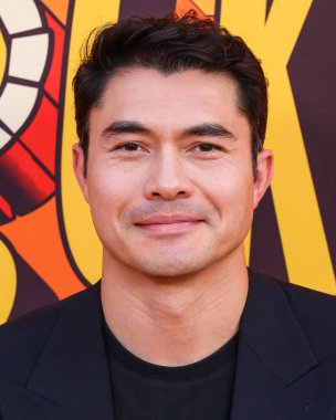 İngiliz aktör, yapımcı ve eski seyahat muhabiri Henry Golding, 28 Haziran 2025 'te Universal City, Los Angeles, Kaliforniya' da gerçekleştirilen Charlize Theron Africa Yardım Projesine (CTAOP) geldi.     
