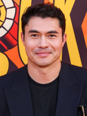 İngiliz aktör, yapımcı ve eski seyahat muhabiri Henry Golding, 28 Haziran 2025 'te Universal City, Los Angeles, Kaliforniya' da gerçekleştirilen Charlize Theron Africa Yardım Projesine (CTAOP) geldi.     