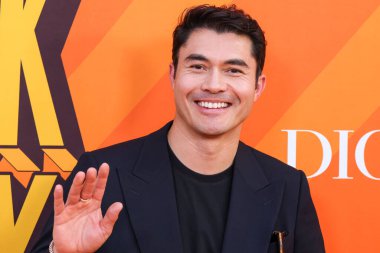 İngiliz aktör, yapımcı ve eski seyahat muhabiri Henry Golding, 28 Haziran 2025 'te Universal City, Los Angeles, Kaliforniya' da gerçekleştirilen Charlize Theron Africa Yardım Projesine (CTAOP) geldi.     