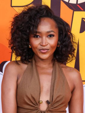 Güney Afrikalı aktris ve gazeteci Thando Dlomo, 28 Haziran 2025 'te Universal City, Los Angeles, Kaliforniya, ABD' de düzenlenen Charlize Theron Africa Yardım Projesine (CTAOP) geldi.. 