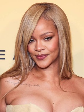 Rihanna geçen hafta sessizce müzik tarihi yazdı. Hafta sonu, plak şirketi ROC Nation tarafından Rihanna 'nın Spotify' da 50 milyar akışı geçtiği ortaya çıktı. LOS ANGELES, CALIFORNIA, ABD - 26 Nisan: Barbadoslu şarkıcı, oyuncu.