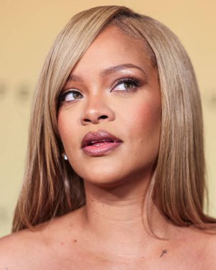  Rihanna geçen hafta sessizce müzik tarihi yazdı. Hafta sonu, plak şirketi ROC Nation tarafından Rihanna 'nın Spotify' da 50 milyar akışı geçtiği ortaya çıktı. LOS ANGELES, CALIFORNIA, ABD - 26 Nisan: Barbadoslu şarkıcı, oyuncu