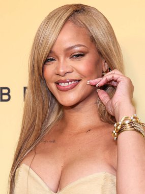  Rihanna geçen hafta sessizce müzik tarihi yazdı. Hafta sonu, plak şirketi ROC Nation tarafından Rihanna 'nın Spotify' da 50 milyar akışı geçtiği ortaya çıktı. LOS ANGELES, CALIFORNIA, ABD - 26 Nisan: Barbadoslu şarkıcı, oyuncu