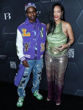  Rihanna geçen hafta sessizce müzik tarihi yazdı. Hafta sonu, plak şirketi ROC Nation tarafından Rihanna 'nın Spotify' da 50 milyar akışı geçtiği ortaya çıktı. HOLYWOOD, LOS ANGELES, CALIFORNIA, ABD - 11 Şubat: Amerikalı rapçi 