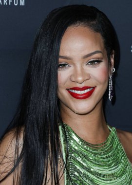 Rihanna geçen hafta sessizce müzik tarihi yazdı. Rihanna Spotify 'da 50 milyar akışı geçti. HOLYWOOD, LOS ANGELES, CALIFORNIA, ABD - 11 Şubat: Barbadoslu şarkıcı Rihanna 70..