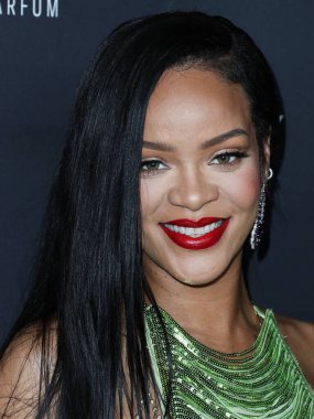 Rihanna geçen hafta sessizce müzik tarihi yazdı. Rihanna Spotify 'da 50 milyar akışı geçti. HOLYWOOD, LOS ANGELES, CALIFORNIA, ABD - 11 Şubat: Barbadoslu şarkıcı Rihanna 70..