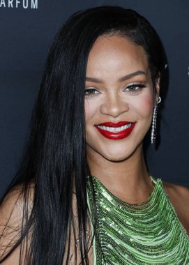 Rihanna geçen hafta sessizce müzik tarihi yazdı. Rihanna Spotify 'da 50 milyar akışı geçti. HOLYWOOD, LOS ANGELES, CALIFORNIA, ABD - 11 Şubat: Barbadoslu şarkıcı Rihanna 70..