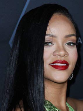 Rihanna geçen hafta sessizce müzik tarihi yazdı. Rihanna Spotify 'da 50 milyar akışı geçti. HOLYWOOD, LOS ANGELES, CALIFORNIA, ABD - 11 Şubat: Barbadoslu şarkıcı Rihanna 70..