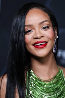 Rihanna geçen hafta sessizce müzik tarihi yazdı. Rihanna Spotify 'da 50 milyar akışı geçti. HOLYWOOD, LOS ANGELES, CALIFORNIA, ABD - 11 Şubat: Barbadoslu şarkıcı Rihanna 70..