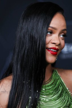Rihanna geçen hafta sessizce müzik tarihi yazdı. Rihanna Spotify 'da 50 milyar akışı geçti. HOLYWOOD, LOS ANGELES, CALIFORNIA, ABD - 11 Şubat: Barbadoslu şarkıcı Rihanna 70..