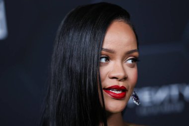 Rihanna geçen hafta sessizce müzik tarihi yazdı. Rihanna Spotify 'da 50 milyar akışı geçti. HOLYWOOD, LOS ANGELES, CALIFORNIA, ABD - 11 Şubat: Barbadoslu şarkıcı Rihanna 70..