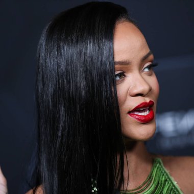 Rihanna geçen hafta sessizce müzik tarihi yazdı. Rihanna Spotify 'da 50 milyar akışı geçti. HOLYWOOD, LOS ANGELES, CALIFORNIA, ABD - 11 Şubat: Barbadoslu şarkıcı Rihanna 70..