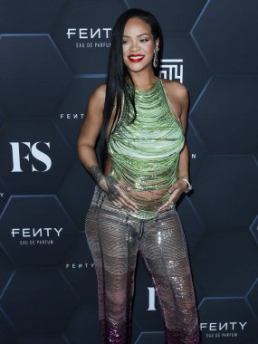 Rihanna geçen hafta sessizce müzik tarihi yazdı. Rihanna Spotify 'da 50 milyar akışı geçti. HOLYWOOD, LOS ANGELES, CALIFORNIA, ABD - 11 Şubat: Barbadoslu şarkıcı Rihanna 70..