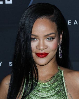 Rihanna geçen hafta sessizce müzik tarihi yazdı. Rihanna Spotify 'da 50 milyar akışı geçti. HOLYWOOD, LOS ANGELES, CALIFORNIA, ABD - 11 Şubat: Barbadoslu şarkıcı Rihanna 70..