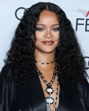  Rihanna geçen hafta sessizce müzik tarihi yazdı. Hafta sonu, plak şirketi ROC Nation tarafından Rihanna 'nın Spotify' da 50 milyar akışı geçtiği ortaya çıktı. HOLYWOOD, LOS ANGELES, CALIFORNIA, ABD - 14 Kasım: Barbadoslu şarkıcı