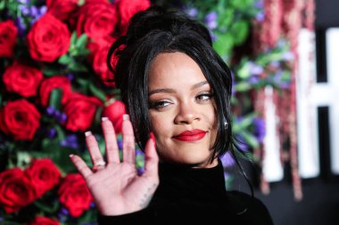 Rihanna geçen hafta sessizce müzik tarihi yazdı. Hafta sonu, plak şirketi ROC Nation tarafından Rihanna 'nın Spotify' da 50 milyar akışı geçtiği ortaya çıktı. MANHATTAN, New York City, New York, ABD - 12 Eylül 2019