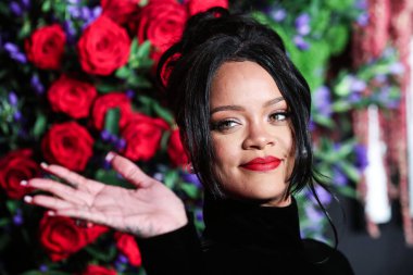 Rihanna geçen hafta sessizce müzik tarihi yazdı. Hafta sonu, plak şirketi ROC Nation tarafından Rihanna 'nın Spotify' da 50 milyar akışı geçtiği ortaya çıktı. MANHATTAN, New York City, New York, ABD - 12 Eylül 2019