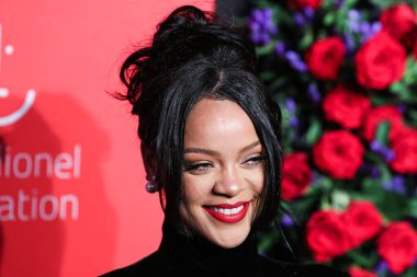 Rihanna geçen hafta sessizce müzik tarihi yazdı. Hafta sonu, plak şirketi ROC Nation tarafından Rihanna 'nın Spotify' da 50 milyar akışı geçtiği ortaya çıktı. MANHATTAN, New York City, New York, ABD - 12 Eylül 2019