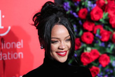 Rihanna geçen hafta sessizce müzik tarihi yazdı. Hafta sonu, plak şirketi ROC Nation tarafından Rihanna 'nın Spotify' da 50 milyar akışı geçtiği ortaya çıktı. MANHATTAN, New York City, New York, ABD - 12 Eylül 2019