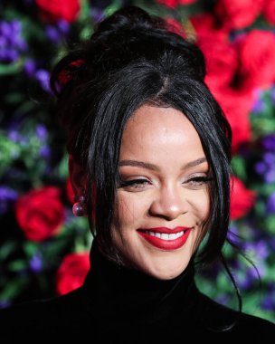 Rihanna geçen hafta sessizce müzik tarihi yazdı. Hafta sonu, plak şirketi ROC Nation tarafından Rihanna 'nın Spotify' da 50 milyar akışı geçtiği ortaya çıktı. MANHATTAN, New York City, New York, ABD - 12 Eylül 2019