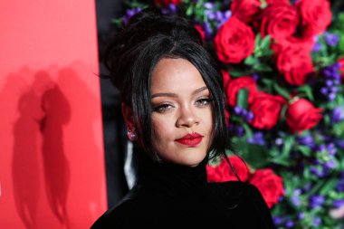 Rihanna geçen hafta sessizce müzik tarihi yazdı. Hafta sonu, plak şirketi ROC Nation tarafından Rihanna 'nın Spotify' da 50 milyar akışı geçtiği ortaya çıktı. MANHATTAN, New York City, New York, ABD - 12 Eylül 2019