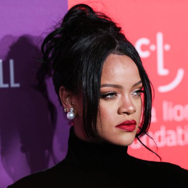 Rihanna geçen hafta sessizce müzik tarihi yazdı. Hafta sonu, plak şirketi ROC Nation tarafından Rihanna 'nın Spotify' da 50 milyar akışı geçtiği ortaya çıktı. MANHATTAN, New York City, New York, ABD - 12 Eylül 2019