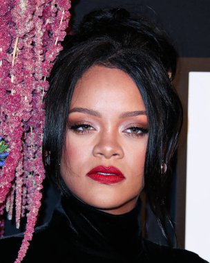 Rihanna geçen hafta sessizce müzik tarihi yazdı. Hafta sonu, plak şirketi ROC Nation tarafından Rihanna 'nın Spotify' da 50 milyar akışı geçtiği ortaya çıktı. MANHATTAN, New York City, New York, ABD - 12 Eylül 2019