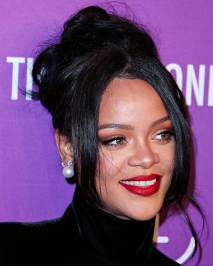 Rihanna geçen hafta sessizce müzik tarihi yazdı. Hafta sonu, plak şirketi ROC Nation tarafından Rihanna 'nın Spotify' da 50 milyar akışı geçtiği ortaya çıktı. MANHATTAN, New York City, New York, ABD - 12 Eylül 2019
