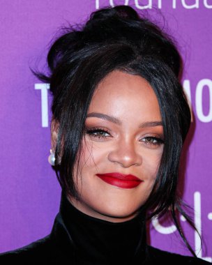 Rihanna geçen hafta sessizce müzik tarihi yazdı. Hafta sonu, plak şirketi ROC Nation tarafından Rihanna 'nın Spotify' da 50 milyar akışı geçtiği ortaya çıktı. MANHATTAN, New York City, New York, ABD - 12 Eylül 2019