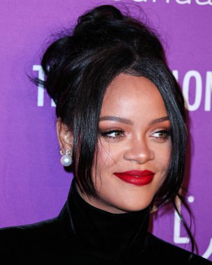 Rihanna geçen hafta sessizce müzik tarihi yazdı. Hafta sonu, plak şirketi ROC Nation tarafından Rihanna 'nın Spotify' da 50 milyar akışı geçtiği ortaya çıktı. MANHATTAN, New York City, New York, ABD - 12 Eylül 2019