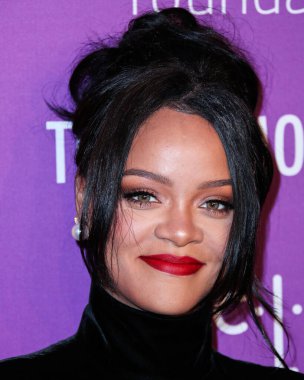 Rihanna geçen hafta sessizce müzik tarihi yazdı. Hafta sonu, plak şirketi ROC Nation tarafından Rihanna 'nın Spotify' da 50 milyar akışı geçtiği ortaya çıktı. MANHATTAN, New York City, New York, ABD - 12 Eylül 2019