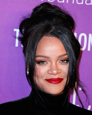 Rihanna geçen hafta sessizce müzik tarihi yazdı. Hafta sonu, plak şirketi ROC Nation tarafından Rihanna 'nın Spotify' da 50 milyar akışı geçtiği ortaya çıktı. MANHATTAN, New York City, New York, ABD - 12 Eylül 2019