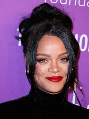 Rihanna geçen hafta sessizce müzik tarihi yazdı. Hafta sonu, plak şirketi ROC Nation tarafından Rihanna 'nın Spotify' da 50 milyar akışı geçtiği ortaya çıktı. MANHATTAN, New York City, New York, ABD - 12 Eylül 2019