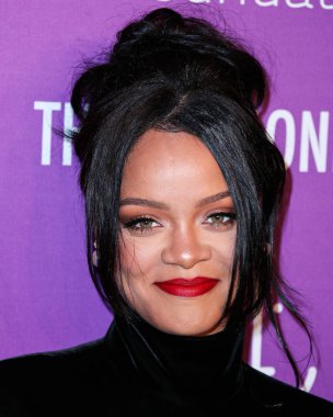 Rihanna geçen hafta sessizce müzik tarihi yazdı. Hafta sonu, plak şirketi ROC Nation tarafından Rihanna 'nın Spotify' da 50 milyar akışı geçtiği ortaya çıktı. MANHATTAN, New York City, New York, ABD - 12 Eylül 2019