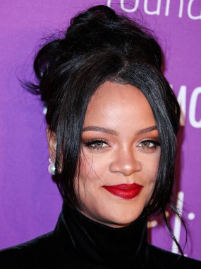 Rihanna geçen hafta sessizce müzik tarihi yazdı. Hafta sonu, plak şirketi ROC Nation tarafından Rihanna 'nın Spotify' da 50 milyar akışı geçtiği ortaya çıktı. MANHATTAN, New York City, New York, ABD - 12 Eylül 2019