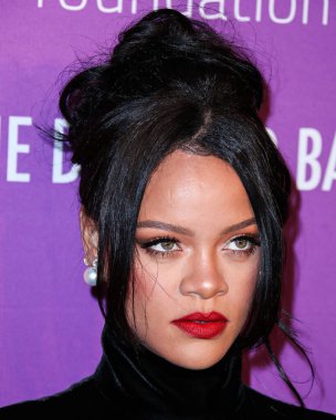 Rihanna geçen hafta sessizce müzik tarihi yazdı. Hafta sonu, plak şirketi ROC Nation tarafından Rihanna 'nın Spotify' da 50 milyar akışı geçtiği ortaya çıktı. MANHATTAN, New York City, New York, ABD - 12 Eylül 2019