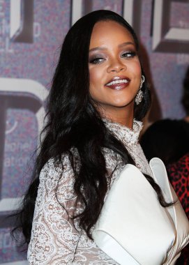 Rihanna geçen hafta sessizce müzik tarihi yazdı. Hafta sonu, plak şirketi ROC Nation tarafından Rihanna 'nın Spotify' da 50 milyar akışı geçtiği ortaya çıktı. MANHATTAN, New York Şehri, New York, ABD - 13 Eylül 2018: 