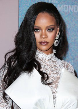 Rihanna geçen hafta sessizce müzik tarihi yazdı. Hafta sonu, plak şirketi ROC Nation tarafından Rihanna 'nın Spotify' da 50 milyar akışı geçtiği ortaya çıktı. MANHATTAN, New York Şehri, New York, ABD - 13 Eylül 2018: 