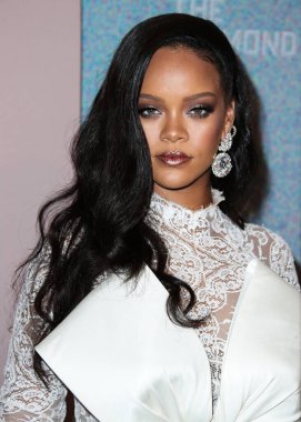 Rihanna geçen hafta sessizce müzik tarihi yazdı. Hafta sonu, plak şirketi ROC Nation tarafından Rihanna 'nın Spotify' da 50 milyar akışı geçtiği ortaya çıktı. MANHATTAN, New York Şehri, New York, ABD - 13 Eylül 2018: 