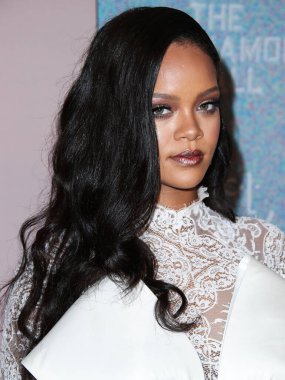 Rihanna geçen hafta sessizce müzik tarihi yazdı. Hafta sonu, plak şirketi ROC Nation tarafından Rihanna 'nın Spotify' da 50 milyar akışı geçtiği ortaya çıktı. MANHATTAN, New York Şehri, New York, ABD - 13 Eylül 2018: 
