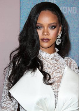 Rihanna geçen hafta sessizce müzik tarihi yazdı. Hafta sonu, plak şirketi ROC Nation tarafından Rihanna 'nın Spotify' da 50 milyar akışı geçtiği ortaya çıktı. MANHATTAN, New York Şehri, New York, ABD - 13 Eylül 2018: 