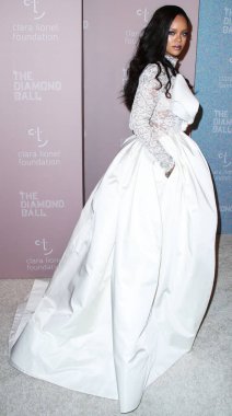 Rihanna geçen hafta sessizce müzik tarihi yazdı. Hafta sonu, plak şirketi ROC Nation tarafından Rihanna 'nın Spotify' da 50 milyar akışı geçtiği ortaya çıktı. MANHATTAN, New York Şehri, New York, ABD - 13 Eylül 2018: 