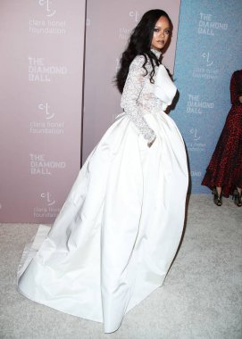 Rihanna geçen hafta sessizce müzik tarihi yazdı. Hafta sonu, plak şirketi ROC Nation tarafından Rihanna 'nın Spotify' da 50 milyar akışı geçtiği ortaya çıktı. MANHATTAN, New York Şehri, New York, ABD - 13 Eylül 2018: 