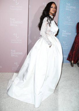 Rihanna geçen hafta sessizce müzik tarihi yazdı. Hafta sonu, plak şirketi ROC Nation tarafından Rihanna 'nın Spotify' da 50 milyar akışı geçtiği ortaya çıktı. MANHATTAN, New York Şehri, New York, ABD - 13 Eylül 2018: 