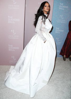 Rihanna geçen hafta sessizce müzik tarihi yazdı. Hafta sonu, plak şirketi ROC Nation tarafından Rihanna 'nın Spotify' da 50 milyar akışı geçtiği ortaya çıktı. MANHATTAN, New York Şehri, New York, ABD - 13 Eylül 2018: 